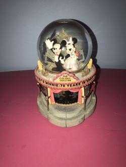 Disney snow globe Mickey Minnie 70 anniversary
