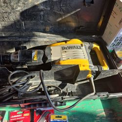D e w a l t hammer drill