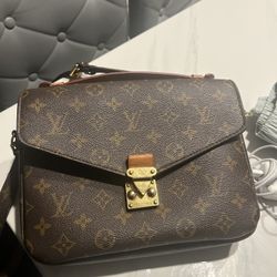 Lv Purse