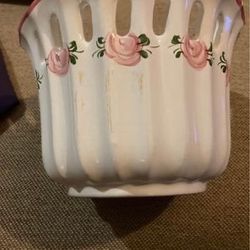 Portuguese hand painted cache pot. Pink/white