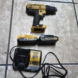 DeWalt 20v Drill With 2 Batteries And Charger