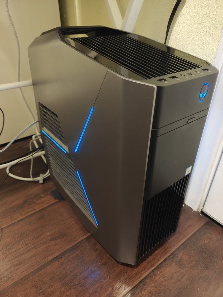 Alienware R8 Gaming PC
