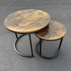 Set of 2 Round Coffee Table Nesting Table Excellent Condition Like New