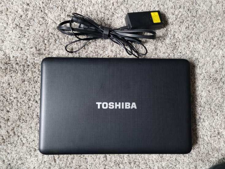 FOR PARTS OR REPAIR - Toshiba Laptop, Charger & Bag