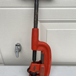 RIDGID HEAVY DUTY PIPE CUTER 