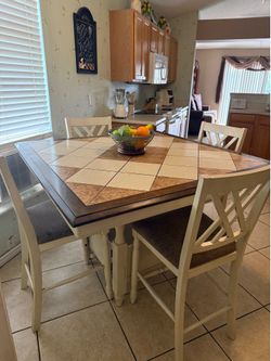 Dining table set