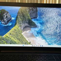 HP 470 G7 Notebook PC 17.3” Negociable
