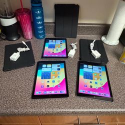 Apple iPad 6th Gen 9.7in W/Case & Charger