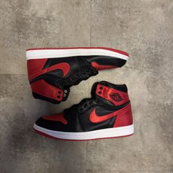 2023 Jordan 1 Satin Bred