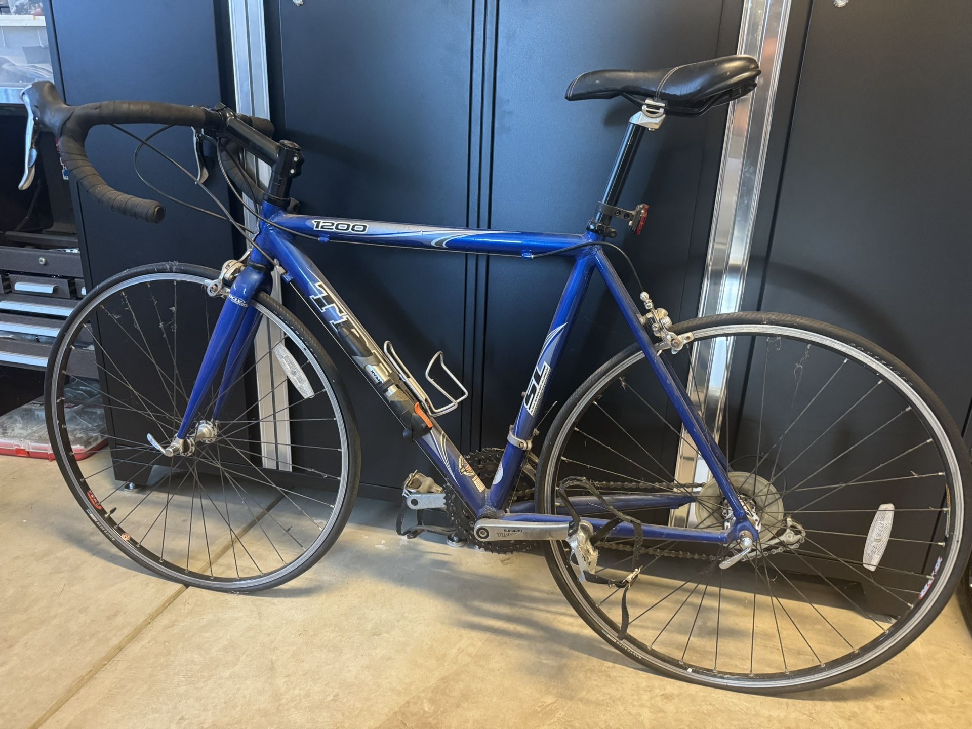 Trek 1200 Road Bike 54cm Includes Pump & Spare Parts