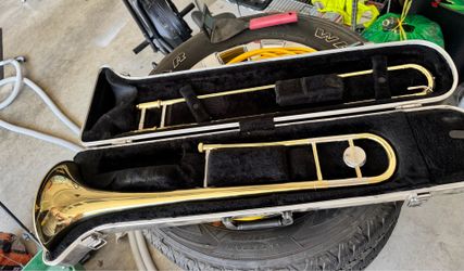 Yamaha Trombone with Hard Case & Accessories