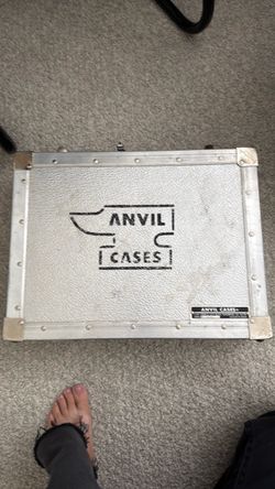 Vintage anvil case