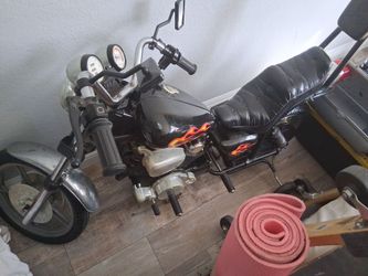 Battery mini Chopper Motorcycle with Flame Graphics