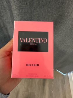 Valentino Donna Born in Roma