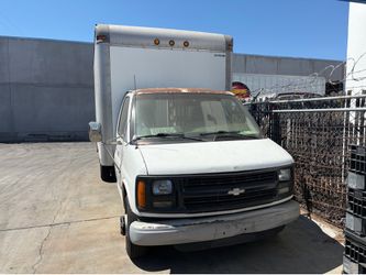 2003 Chevy 3500 Box Truck G30
