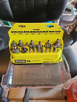 Ryobi 15 pc router bit set, unused,  Excellent condition,  E MESA