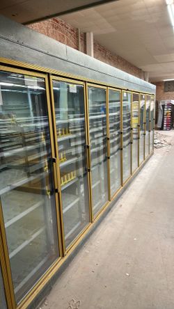 Commercial freezer
