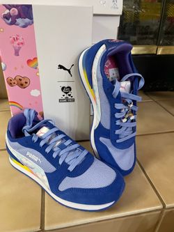 Athletic shoes