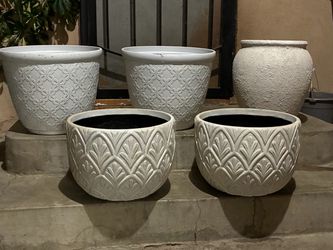 Set of 5 White Embossed Outdoor Planters