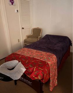 Brand new massage table