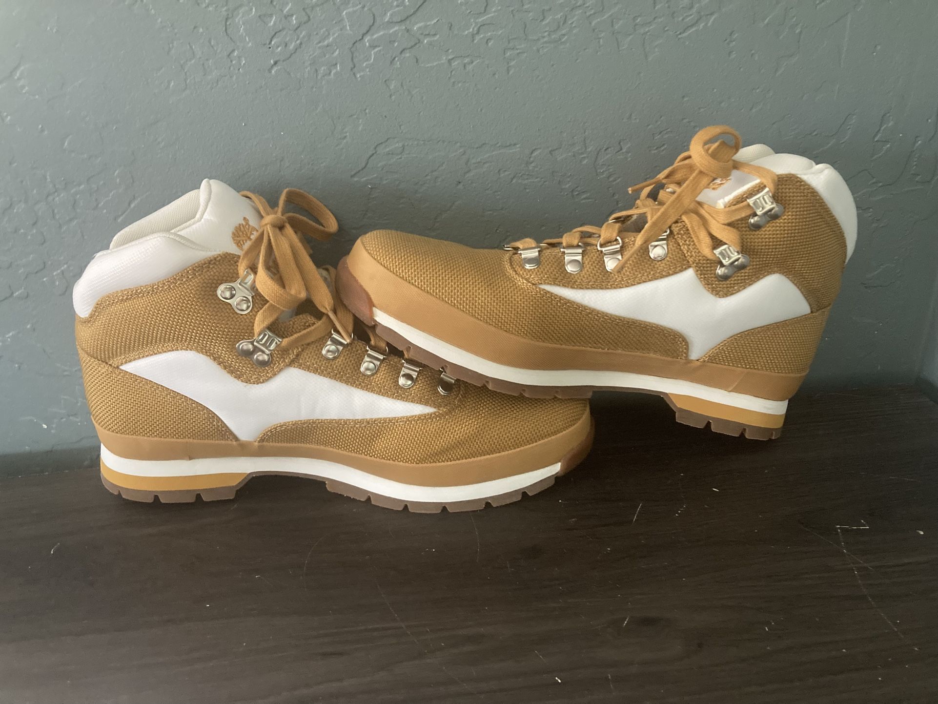 Timberland Wheat-Colored Mesh Hiking Boots Lace Up Mens Size 12