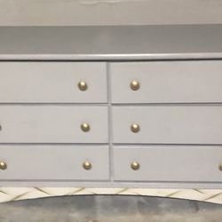 Cute & Heavy Dresser 