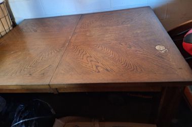 Comes with chairs Free