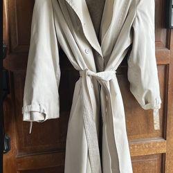 🎬 Vintage London Fog Trench – USA Made – Original Liner
