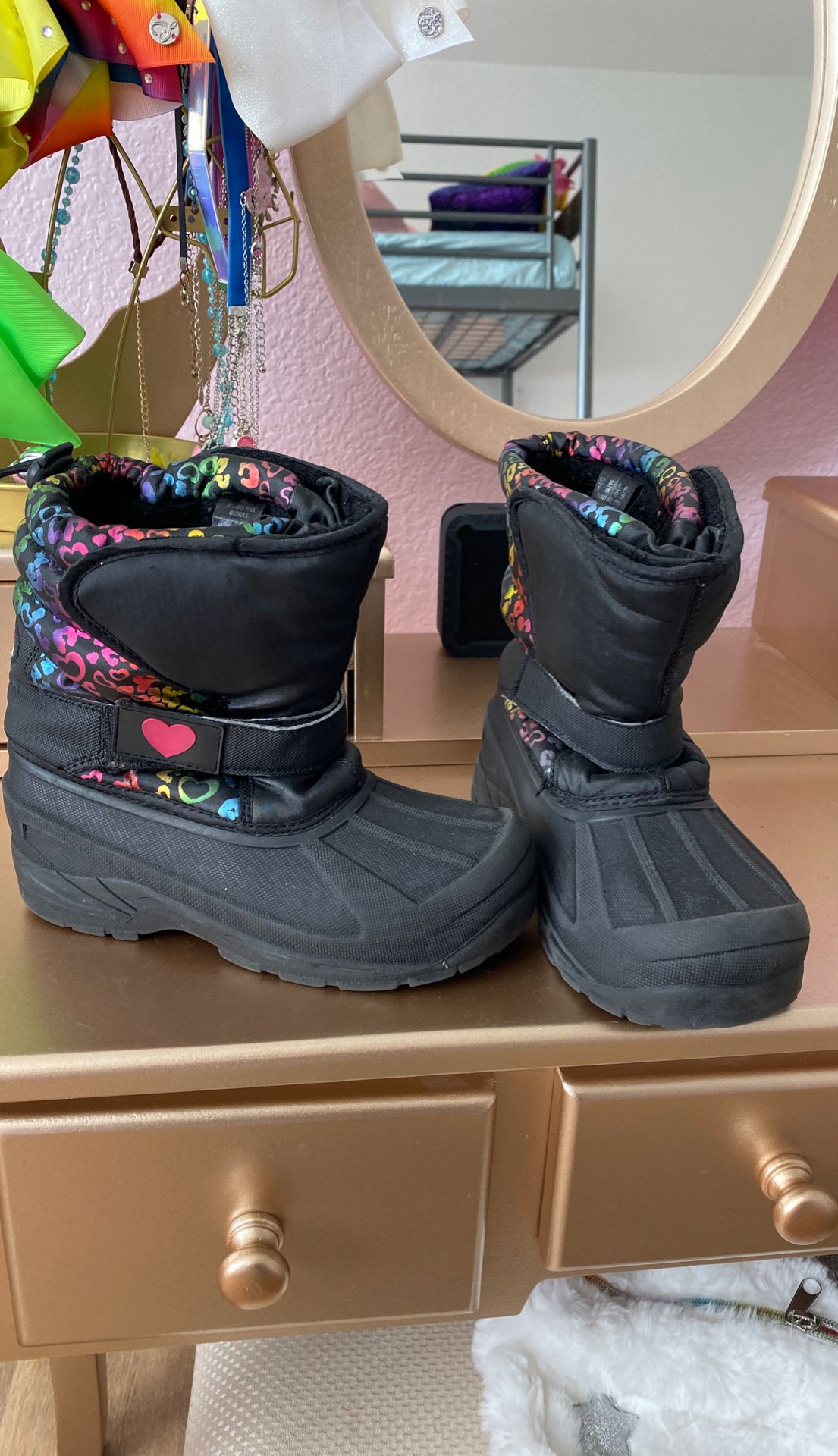 Girls 13 adjustable snow boots