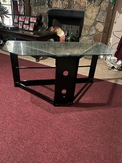 Table stand good for pictures or wifi box on top..etc