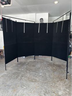 Professional Armstrong ProPanels gallery display system in Onyx black
