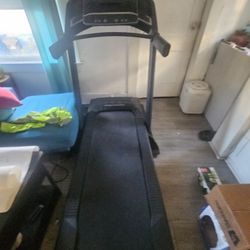 Proform Treadmill (Hardley Used)