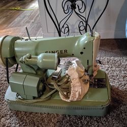 Vintage Singer Sewing Machine 185k