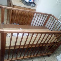 Baby Crib/Toddler Bed Conversion 