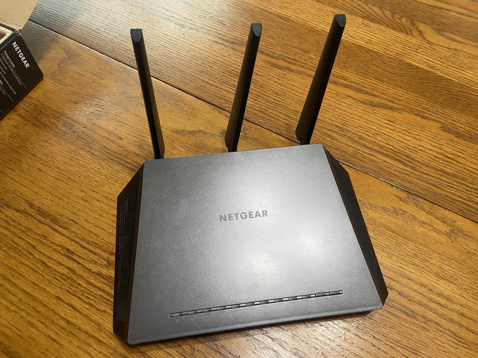 Netgear Nighthawk AC1900 Smart Dual Band Wifi Router 5G-capable (No Power Adapter)
