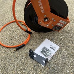 VEVOR Retractable Air Hose Reel, 3/8 IN x 50 FT Hybrid Air Hose Max 300PSI, Air Compressor Hose Reel with 5 ft Lead in, Ceiling/Wall Mount Heavy Duty 