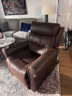 Lift chair/recliner-brown