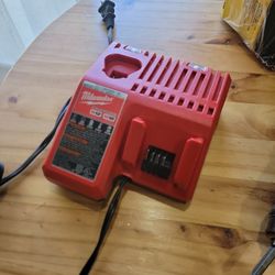 Milwaukee M12 M18 Charger 