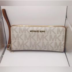Michael Kors JetSet Travel wallet