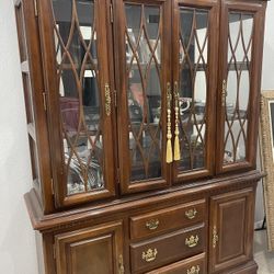 China cabinet 