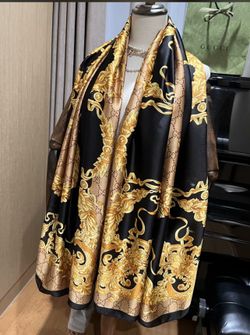 Luxury Gucci Scarf 🧣 