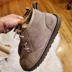 Ugg Australia Men's Sheepskin Boots Size 9