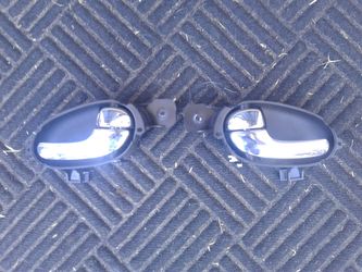 2006 Chevrolet Trailblazer SS Front Interior Door Handles