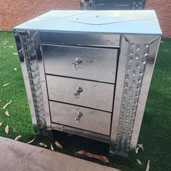 Glass / Crystal Dresser