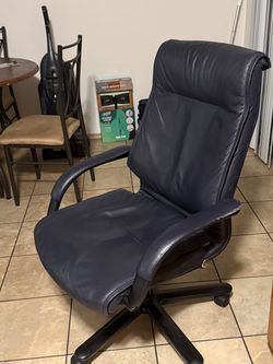 Ginsberg’s leather executive office chair (model 771Z0DL00)