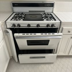 Vintage Magic Chef Gas Range 