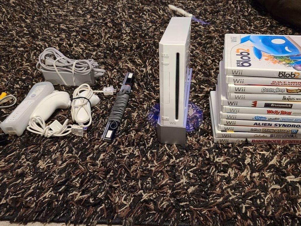 Nintendo WII with Ganes