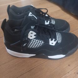 Jordan 4's