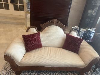 Beautiful Antique Settee