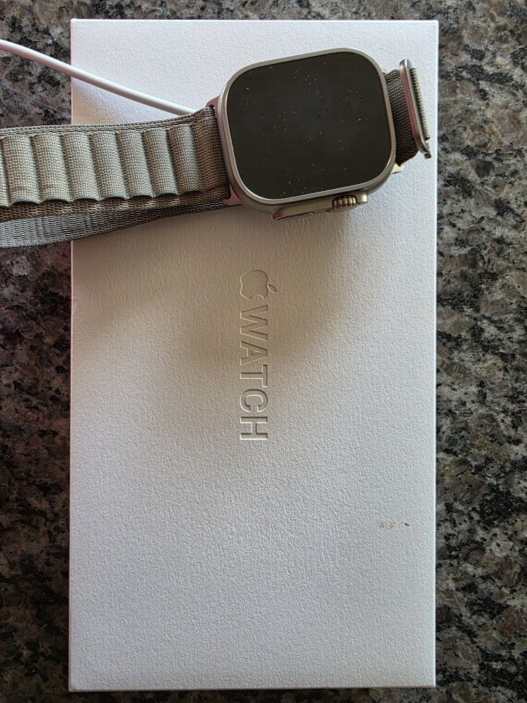 Apple Watch Ultra 2 GPS + Cellular Titanium Case (2023)